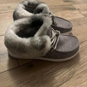 Hey Dude Britt size 7 gray moccasin faux fur lined
